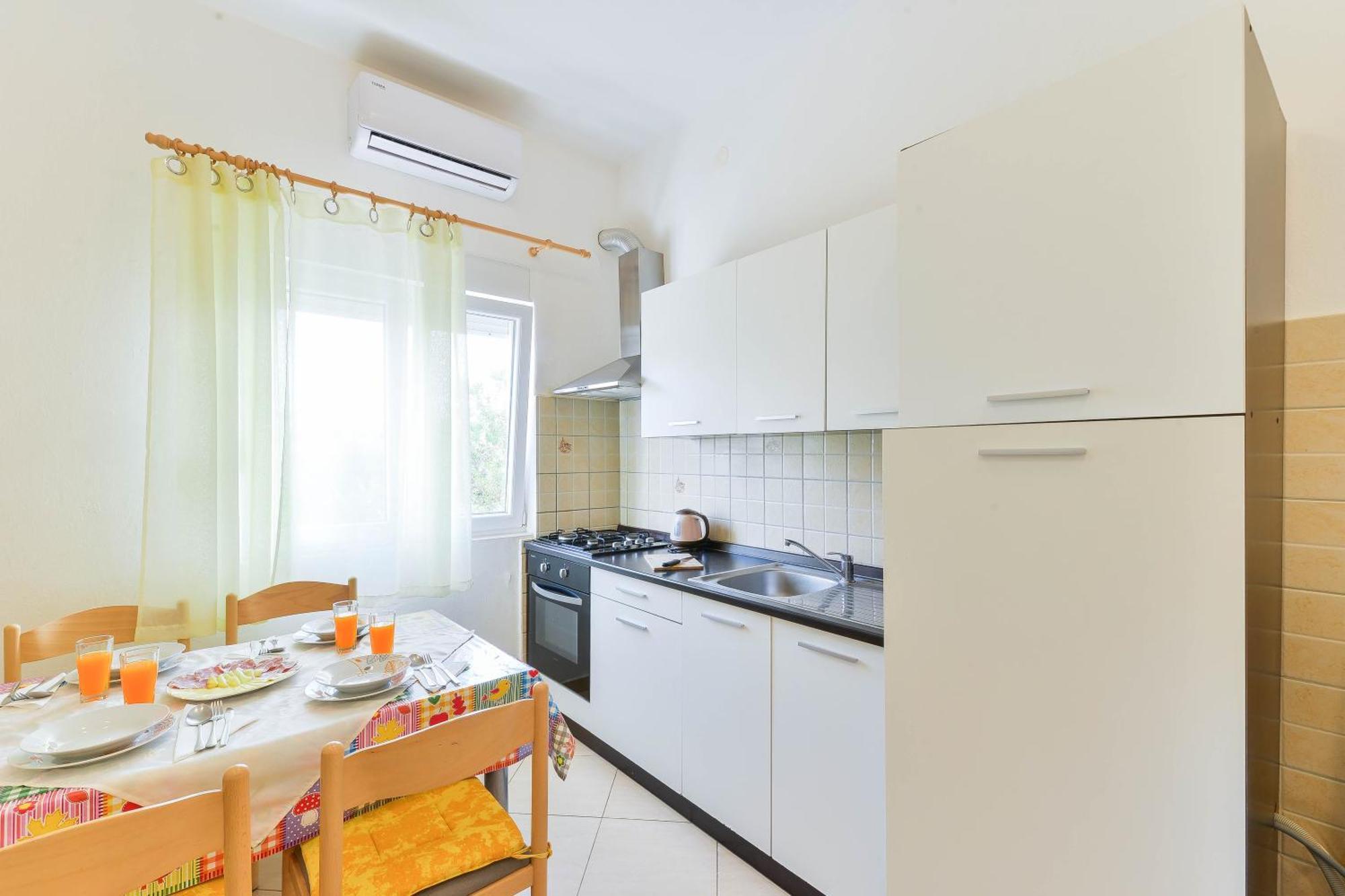 Apartments Lavanda Турань Екстер'єр фото