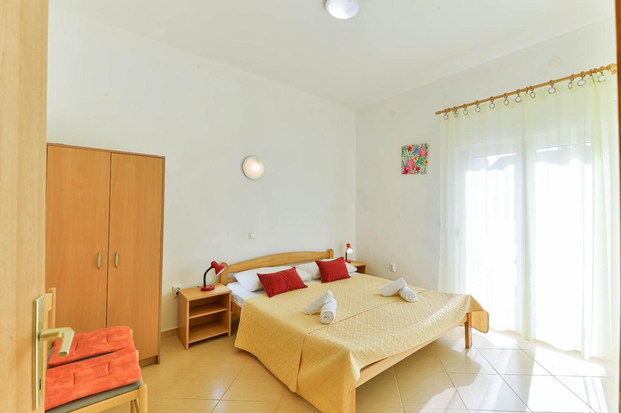 Apartments Lavanda Турань Екстер'єр фото