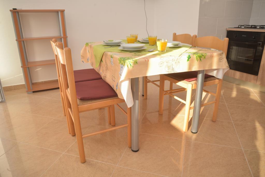 Apartments Lavanda Турань Екстер'єр фото