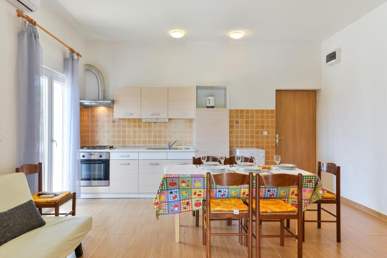 Apartments Lavanda Турань Екстер'єр фото