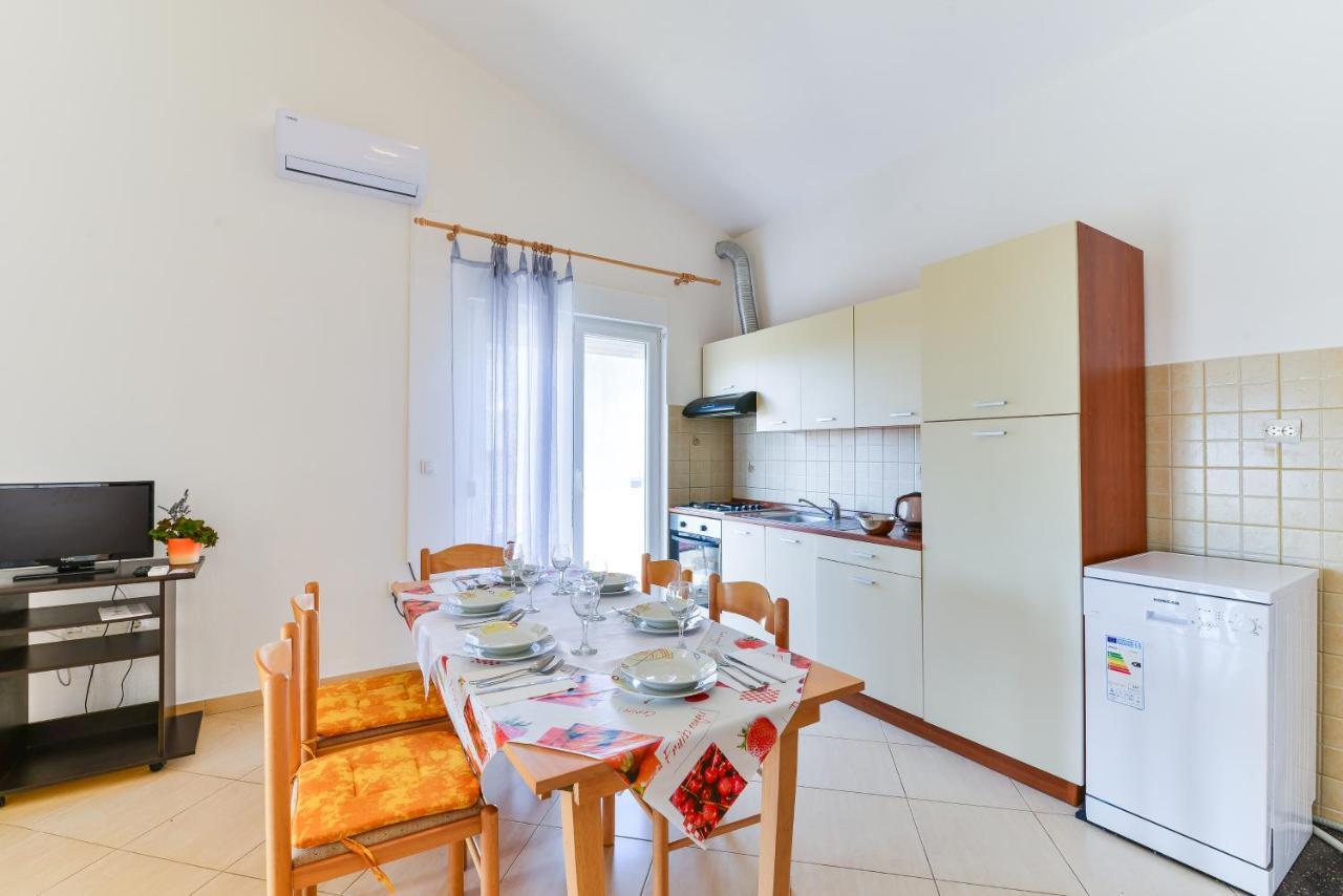 Apartments Lavanda Турань Екстер'єр фото