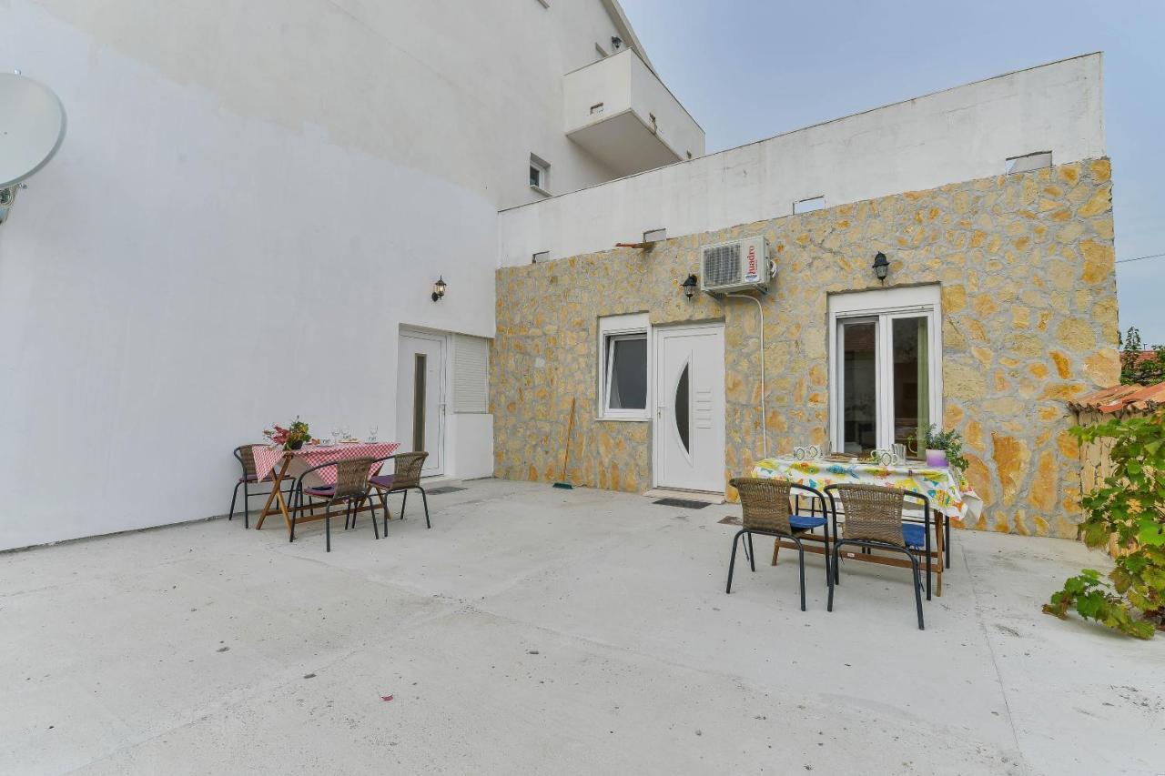 Apartments Lavanda Турань Екстер'єр фото