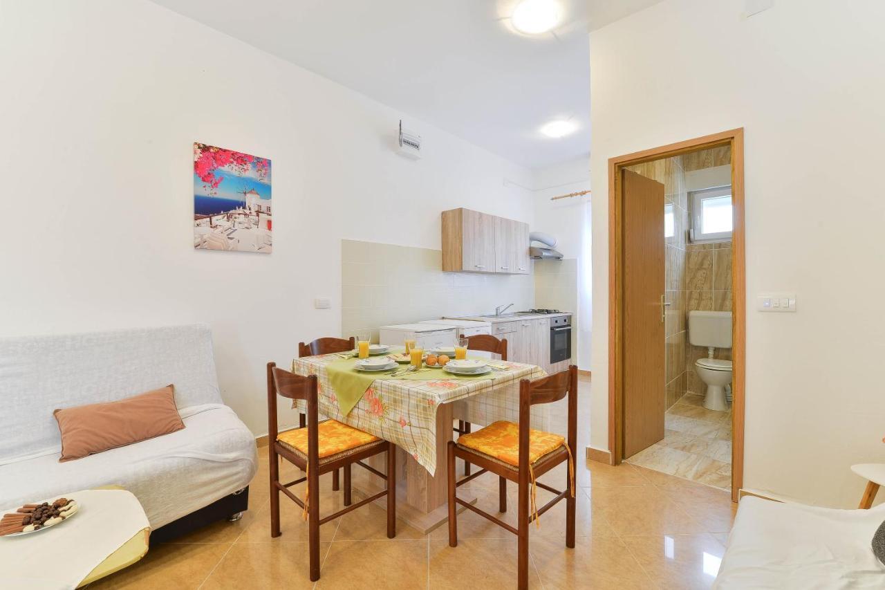 Apartments Lavanda Турань Екстер'єр фото