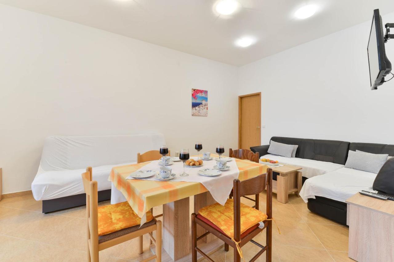 Apartments Lavanda Турань Екстер'єр фото