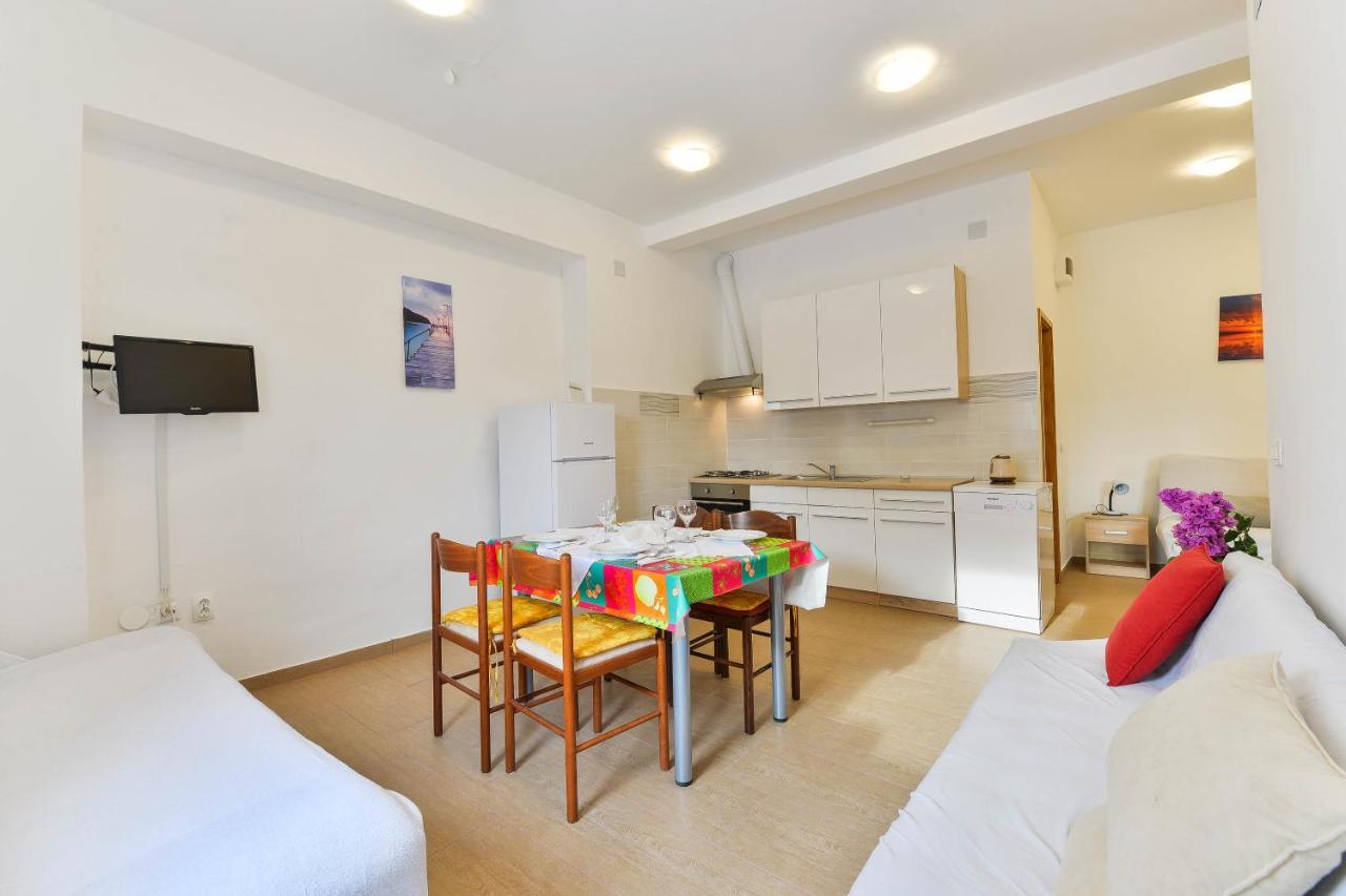 Apartments Lavanda Турань Екстер'єр фото
